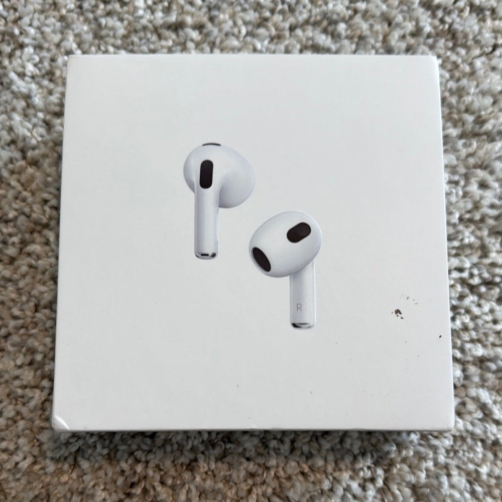 Apple AirPods with MagSafe Charging Case - White